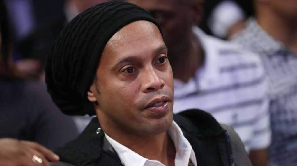 Ronaldinho ha decidido trabajar en el área de carpintería en la cárcel donde se encuentra recluido.