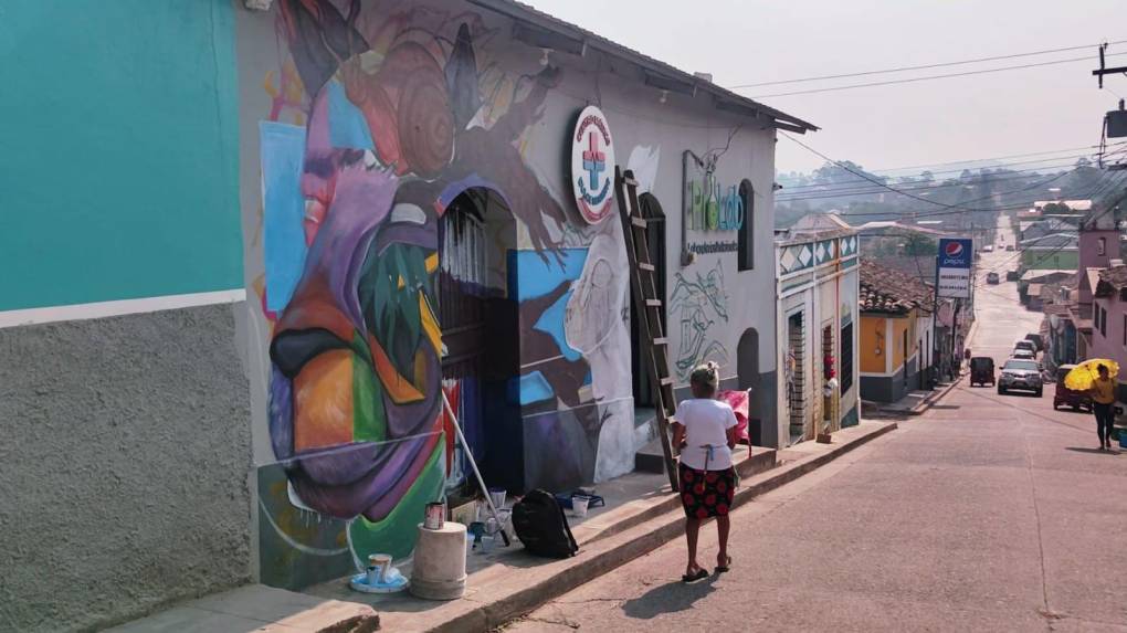 Desde su inicio hasta el 13 de mayo, los turistas y lugareños tendrán la oportunidad de maravillarse con los murales que narran la historia y la cultura del municipio. 