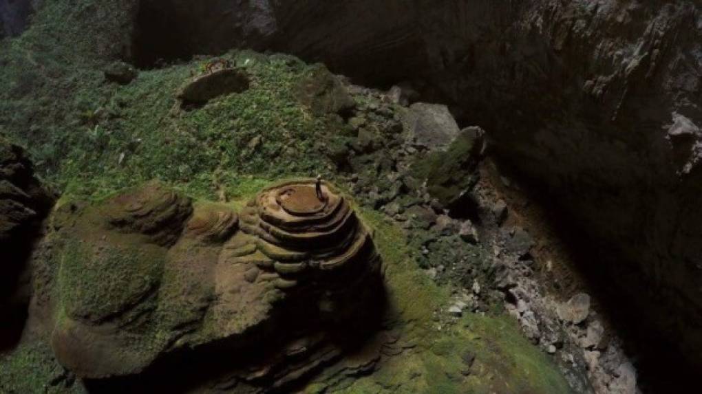 La Gruta de Sơn Đoòng se encuentra en la provincia de Quang Binh, Vietnam. Es considerada la cueva más grande del mundo. Fue hallada en 2009 por científicos británicos. Foto:Historiasreales.net