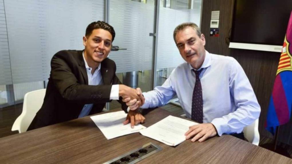 El Barcelona anunció la ampliación de contrato de Kike Saverio. El delantero, de 19 años, prolonga su relación contractual con el club azulgrana hasta el 30 de junio de 2020 y tendrá una cláusula de rescisión de 50 millones de euros.