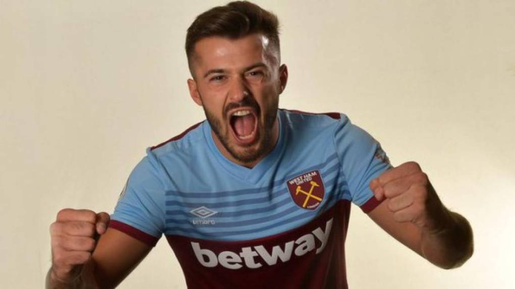 El West Ham United fue uno de los primeros en reforzarse en el último día de mercado en el fútbol inglés. Anunció el fichaje del delantero Albian Ajeti de Basilea por alrededor de ocho millones de libras.