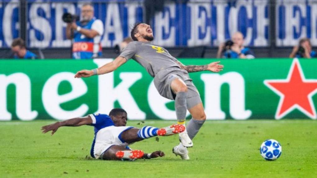 Schalke 04 y Oporto debutaron en la presente edición de la Liga de Campeones con empate a un gol, pese a que los portugueses fallaron un penal que podría haberles dado el triunfo.