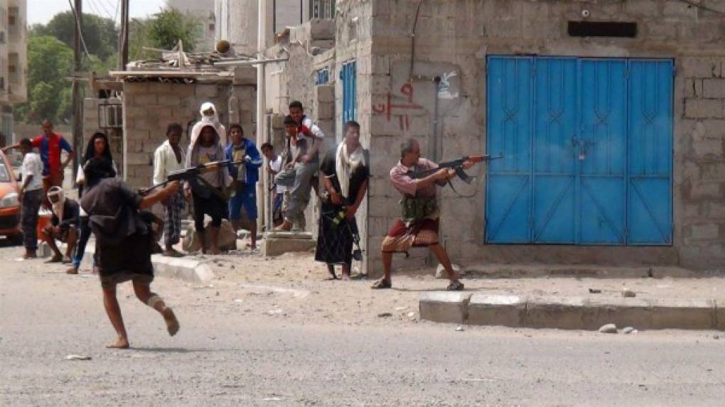 5. Yemen: Un país afectado por un conflicto bélico que se inició hace más de dos años entre los rebeldes hutíes, de confesión chiíta, contra el gobierno del presidente Abd Rabbuh Mansur al-Hadi (sunita). Se calcula que la guerra interna ha dejado ya 10.000 muertos y más de 40.000 heridos.