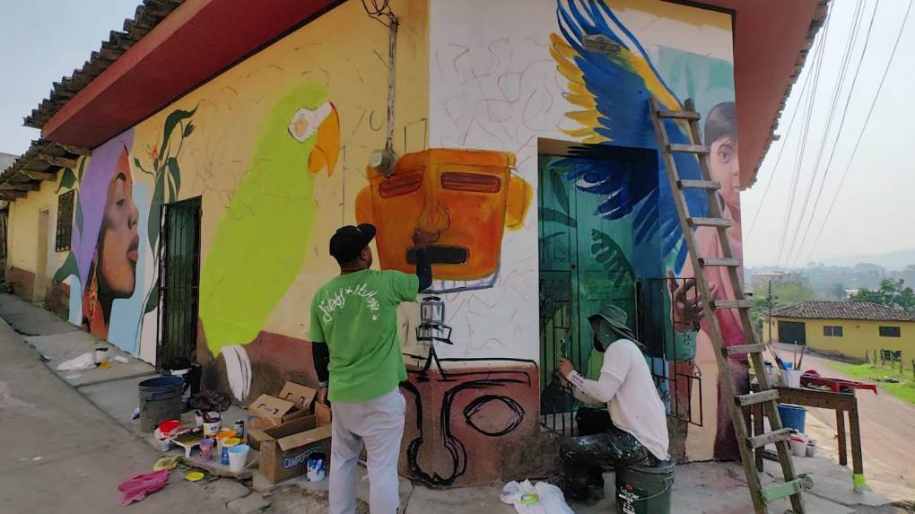 Este evento, que se convirtió en uno de los más destacados de la región, atrae a artistas muralistas de renombre internacional, quienes con su talento transforman las calles del municipio en lienzos tridimensionales.