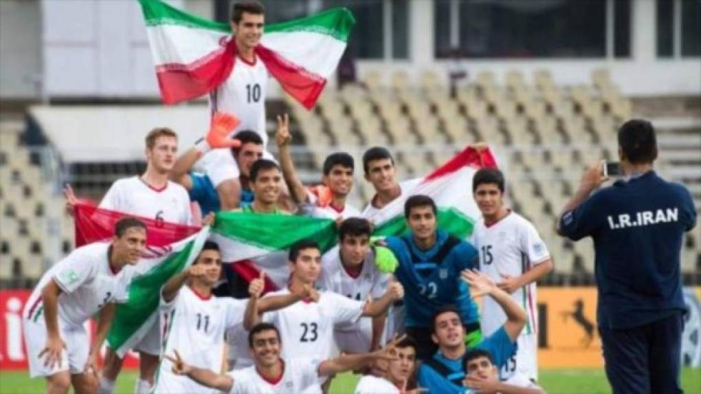 Irán quedó primera del Grupo A del Campeonato de Asia Sub-16 gracias a una mejor diferencia de goles que Emiratos Árabes Unidos. A continuación, los persas sellaron su billete mundialista vapuleando a Vietnam en cuartos de final (5-0).