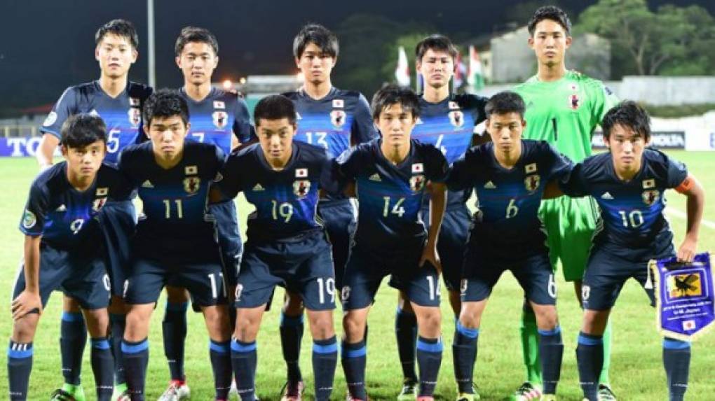 Japón no se clasificó para la Copa Mundial Sub-17 de 2015, pero ha conseguido el pase a India 2017 a lo grande. En el Campeonato Sub-16 de la AFC 2016, se aupó al primer puesto de su grupo con abrumadores triunfos sobre Australia, Vietnam y Kirguistán. Una reñida victoria por 1-0 contra los Emiratos Árabes Unidos en cuartos le garantizó la clasificación para los escenarios mundiales.