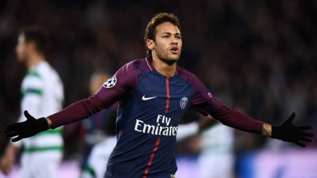 Neymar - Es el principal objeto de deseo de Florentino Pérez y sería el reemplazo ideal de Cristiano Ronaldo en el Real Madrid.