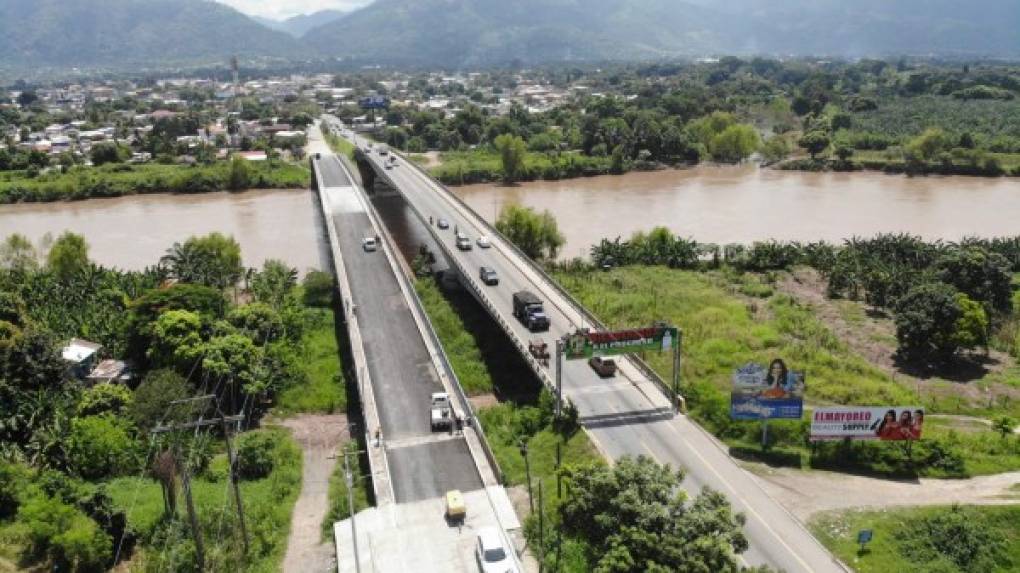 El puente La Democracia será habilitado para la circulación de vehículos la próxima semana; sin embargo, algunos detalles como la iluminación y señalización se harán posteriormente.