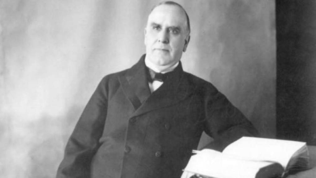 3. William McKinley (25 presidente) murió a manos del anarquista León Czolgosze el 6 de septiembre de 1901, en Búfalo (Nueva York). McKinley había logrado su reelección en 1900.