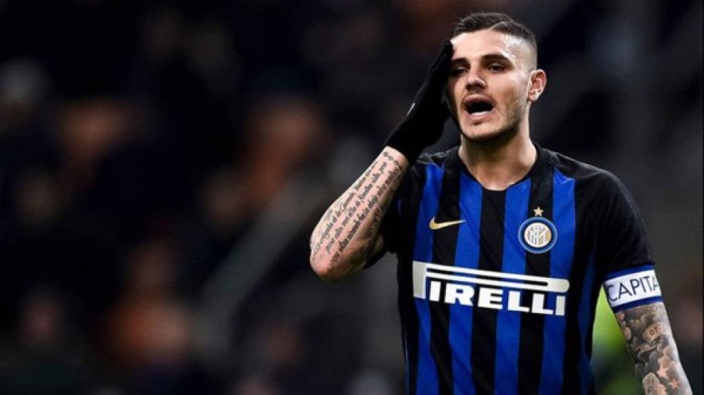 Icardi: Su esposa y agente, Wanda Nara, presionan al Nápoli para que hagan una oferta oficial luego de que fue dado de baja en el Inter de Milán.