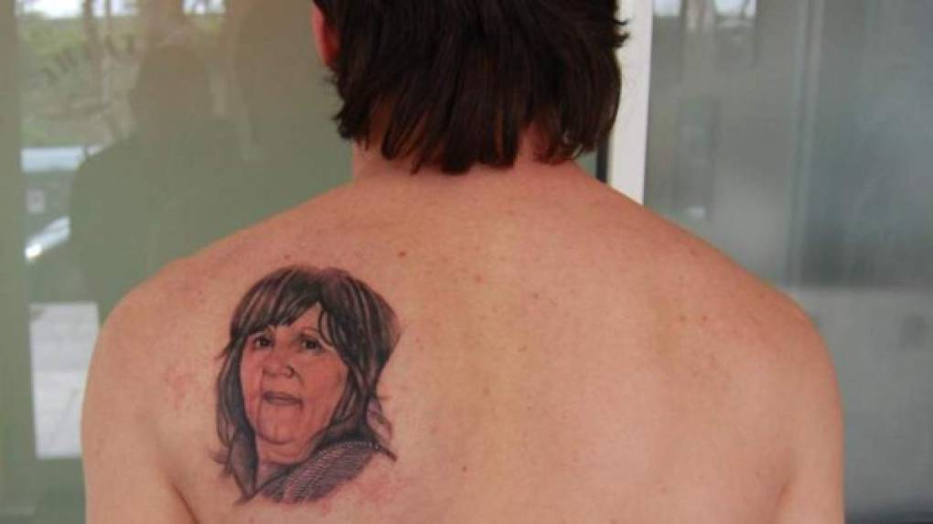El primer tatuaje de Messi fue el rostro de su mamá.