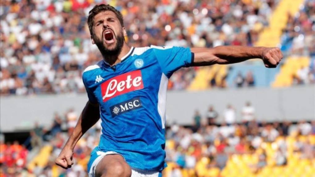 Según informa fanpage.it/sport, el Benevento estaría a punto de fichar al español Fernando Llorente junto al alemán Amin Younes, por los que desembolsarían 16 millones de euros al Napoli. Al parecer existe un acuerdo con los futbolistas napolitanos por parte del club italiano, un recién ascendido de la mano de Filippo Inzaghi.