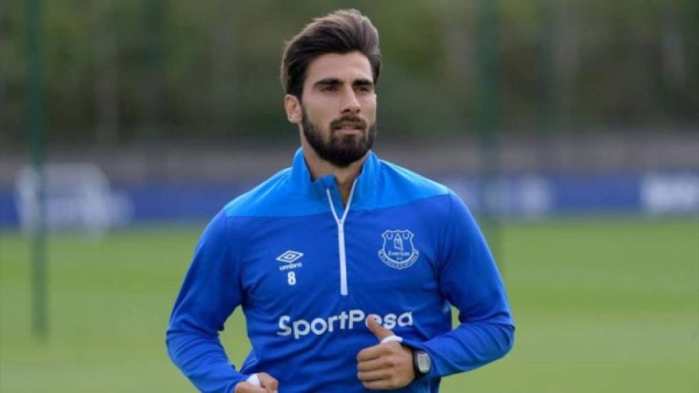 El Everton teme que Andre Gomes se marche al Tottenham. Marco Silva, técnico del Everton, confía en que el portugués del FC Barcelona se convierta en jugador en propiedad del club. Sin embargo, el Barça, dueño de sus derechos, podría haber llegado a un acuerdo Tottenham por 27 millones de euros.