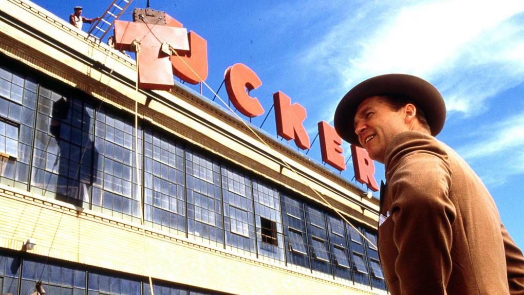 Tucker: un hombre y su sueño (1988) - Basada en la historia de Preston Tucker, un visionario de la industria automotriz. La película destaca la lucha de Tucker contra las grandes corporaciones y su búsqueda de innovación. 