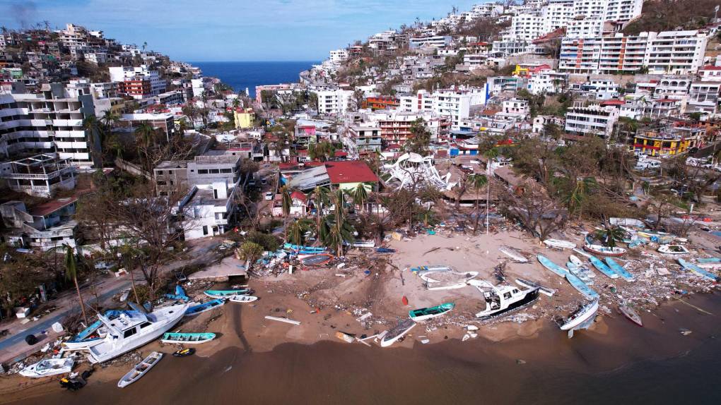 El club de yates de Playa Manzanillo, también fue uno de los destinos turísticos más afectado por el paso del huracán Otis.