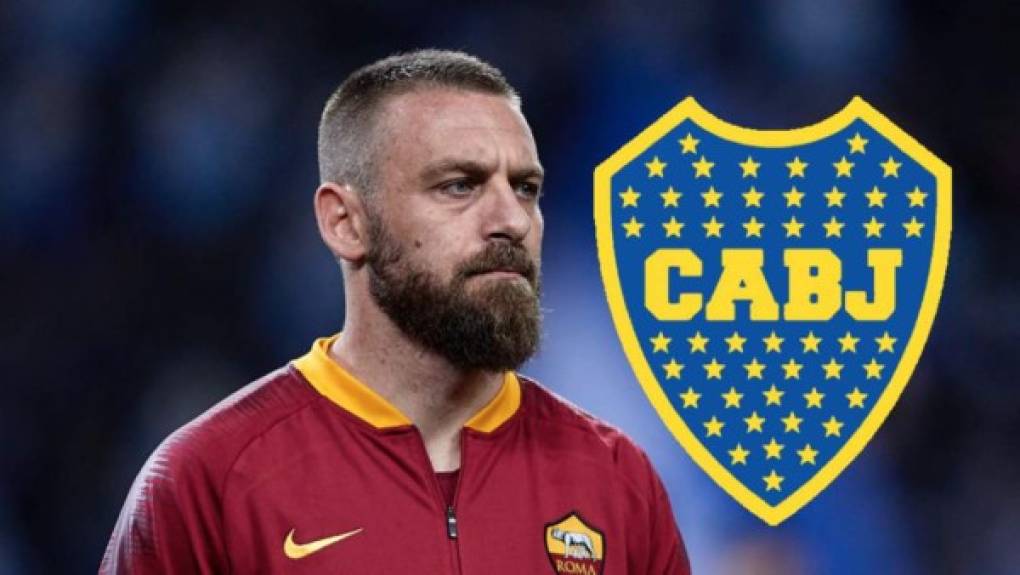 Bombazo, El mediocampista italiano Daniele De Rossi llegará a Buenos Aires en los próximos días para firmar su contrato con Boca. Según informa TyC Sports, se comprometerá por un año, pero tendrá una cláusula que le permitirá marchase en el mes de enero en caso de que decida volver a Italia. Fue campeón del mundo en el 2006 con Italia.