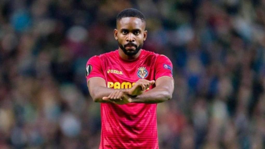 El FC Barcelona habría realizado una oferta al delantero congoleño Cédric Bakambu y, en el momento que el jugador estaba camino a España para firmar el contrato, el director deportivo azulgrana Eric Abidal le llamó y canceló la operación.<br/><br/>El propio futbolista de 28 años confirmó la información con un mensaje en Twitter. 'Transfermarkt, cambia mi historial de movimientos con 'casi en el Barcelona' por favor. Pase lo que pase, confiamos en el proceso. Gracias a Dios por todo. Nos vemos en otra ocasión Griezman', escribió.