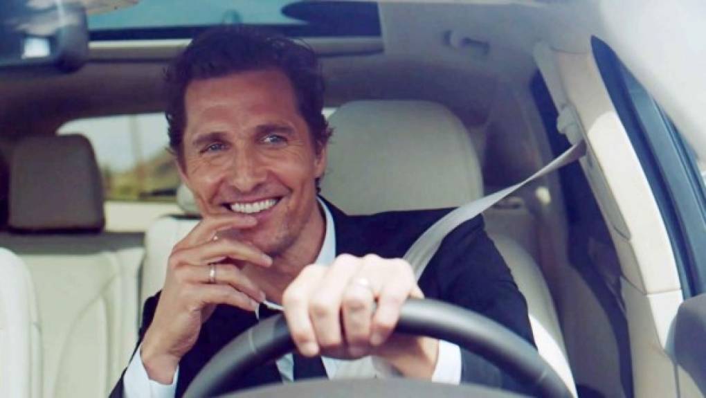 A sus casi 51 años, McConaughey afirma que se siente en paz. 'Tengo muchas pruebas de que el mundo está conspirando para hacerme feliz. Aprendí a amar, reír, perdonar, olvidar, jugar y rezar', asegura.