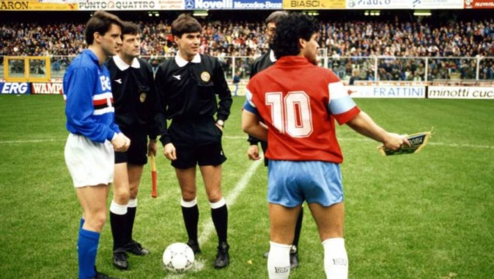 En su último partido como jugador del Napoli, Maradona lució su dorsal 10 y lamentablemente su equipo fue goleado 4-1 a manos de la Sampdoria.