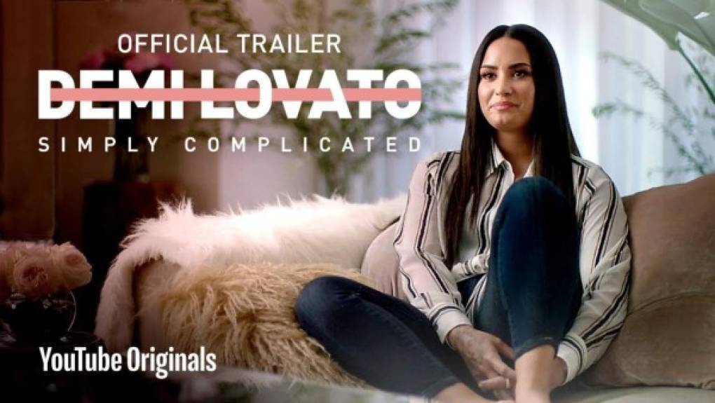 'Simply Complicated' (2017)<br/>Este es el segundo documental de la cantante Demi Lovato. En él se detalla el proceso de grabación del disco Tell Me You love Me.<br/>También se retoma su trastorno bipolar y el problema con las adicciones, incluso aquí revela que en Demi Lovato: Stay Strong (2012), la primera cinta que aborda parte de su vida, dio entrevista bajo los efectos de la cocaína cuando presumía total sobriedad.<br/>