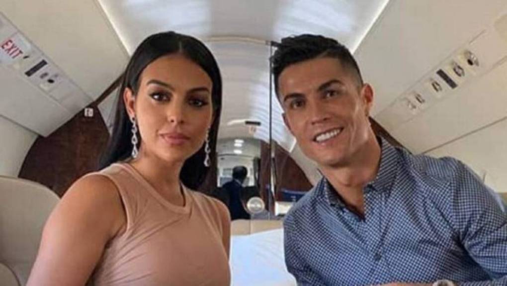 La relación sentimental entre Cristiano Ronaldo y Georgina salió a la luz pública en junio del 2016 y desde aquel momento la pareja comenzó a afianzarse cada vez más.<br/>