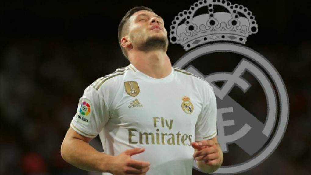 Luka Jovic parece estar más cerca del Mónaco. Según publica France Football, el club del Principado estaría muy cerca de hacerse con los servicios del serbio. Niko Kovac, entrenador del Mónaco, habría convencido al delantero del Real Madrid para ser una de las piezas clave del nuevo proyecto del club.