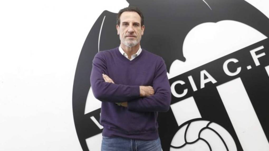 Salvador González Marco, más conocido como Voro, se hará cargo apartir de hoy, hasta el final de temporada, del banquillo del Valencia tras el despido de Albert Celades.