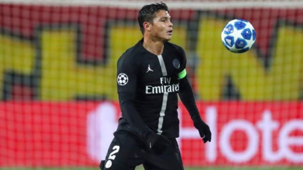 El ciclo de Thiago Silva en el PSG se acaba. Según publica hoy L'Equipe Leonardo ya le ha comunicado al central que no renovará con los parisinos por lo que se terminará un ciclo brillante que comenzó desde su fichaje en 2012. <br/>