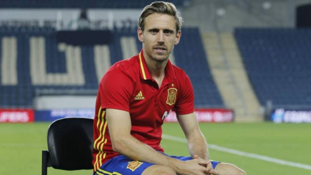 Nacho Monreal (Arsenal).