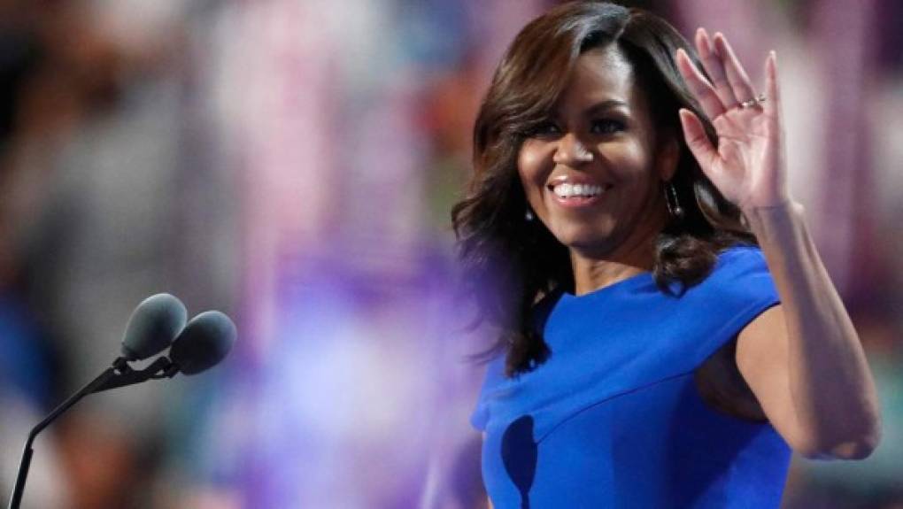La ex primera dama estadounidense Michelle Obama fue ovacionada durante su participación en los premios ESPY, una gala que homenajea a los atletas del año de Estados Unidos organizada por la cadena ESPN.
