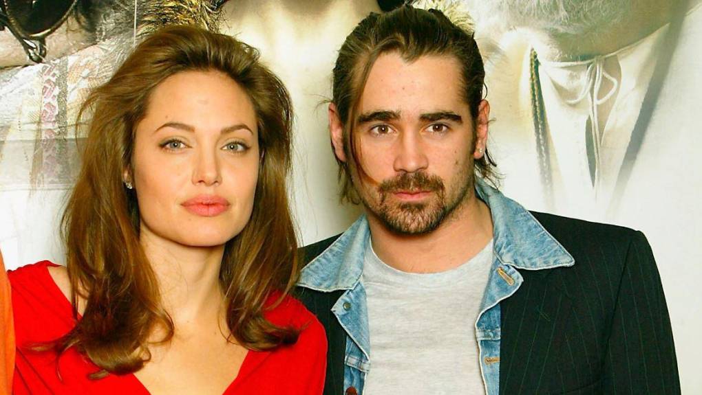 Se dijo que Angelina Jolie y Colin vivieron un romance durante el rodaje de su película “Alexander”, en 2004. A menudo fueron fotografiados juntos en ese momento, pero muchos argumentaron que era solo para promocionar la película. Un año después, Angelina pasaría a coprotagonizar con Brad Pitt “Mr. &amp; Mrs. Smith”.
