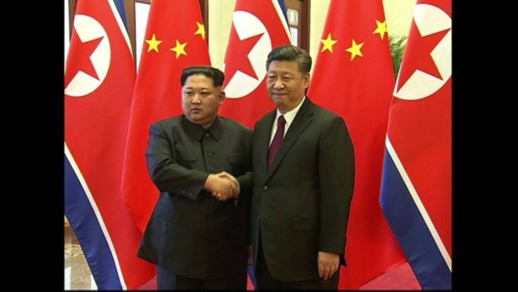 La visita sorpresa se produjo antes de que el dictador norcoreano se reúna con el presidente de Corea del Sur, Moon Jae-in, en la frontera entre los dos países en abril y de que se celebre la esperada cumbre entre el líder norcoreano y el presidente de EEUU, Donald Trump, prevista para mayo.<br/>