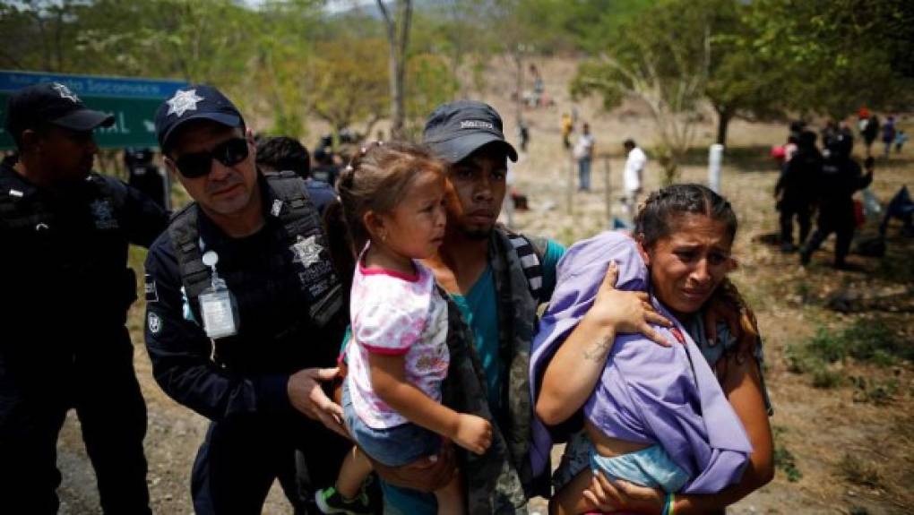 El mandatario agregó que 'atenderán' la emergencia en el sur del país, bloqueando el paso de los migrantes en Chiapas y Tapachulas.
