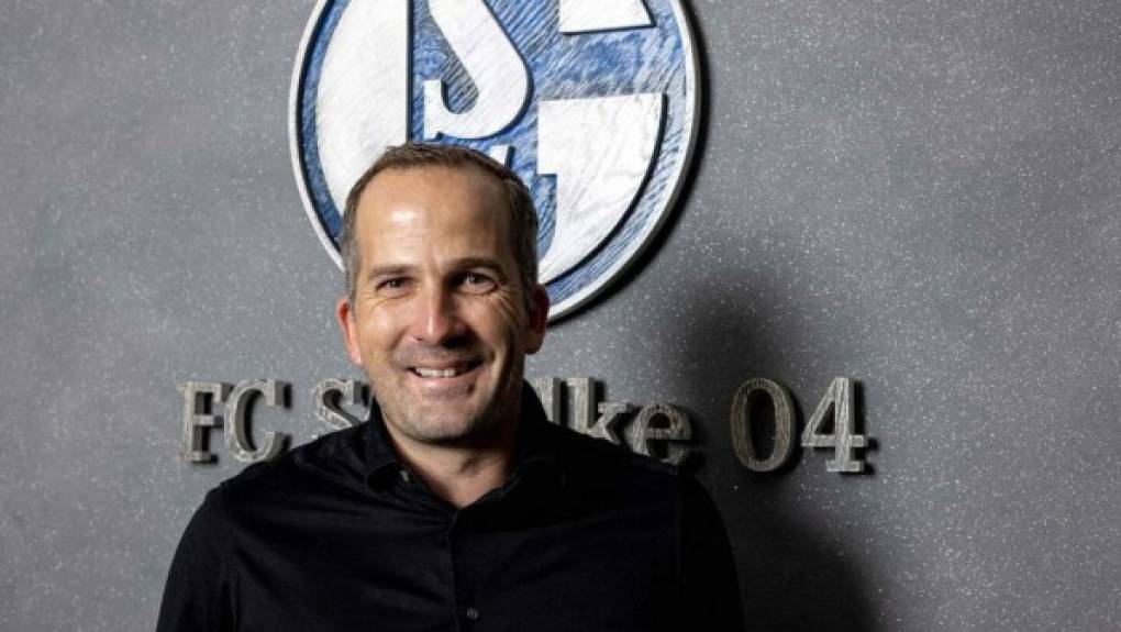 Manuel Baum, actual técnico de la selección Sub-18 de Alemania, fue nombrado este miércoles como nuevo entrenador principal del Schalke 04, club de la Bundesliga, en reemplazo de David Wagner, despedido el domingo por el pésimo inicio de temporada del equipo de Gelsenkirchen.<br/><br/>Baum, que dirigió al Augsburgo de 2016 a 2019, firmó un contrato por dos años.