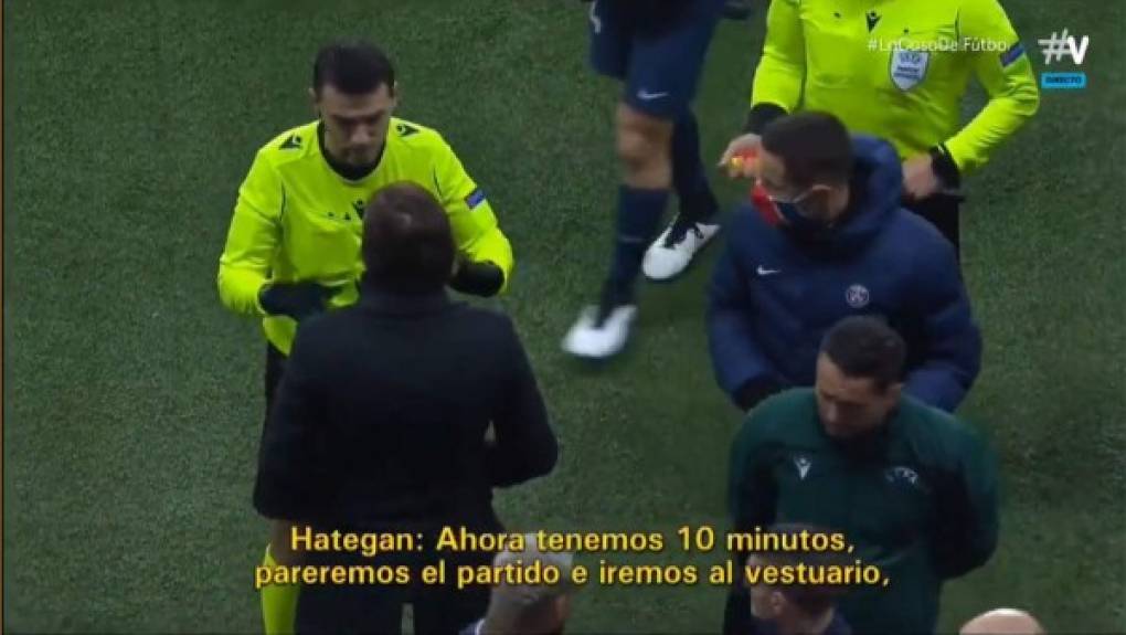 El árbitro Ovidiu Hategan comunicaba que el partido iba a ser interrumpido y pidió irse al vestuario.