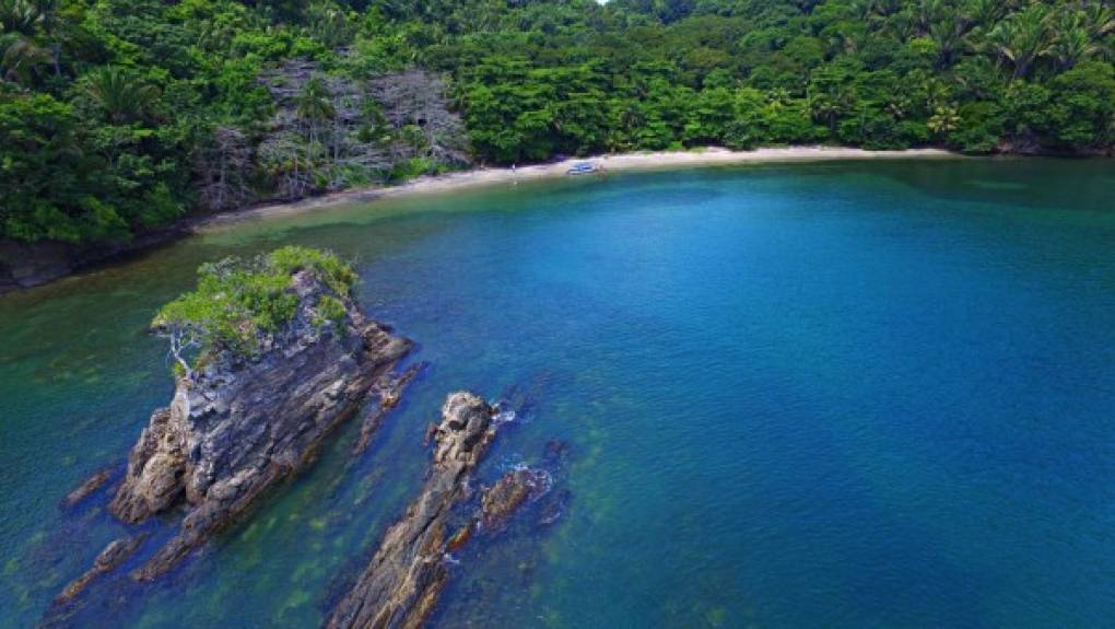 Vista aérea de la Playa Cocalito en Punta Sal.