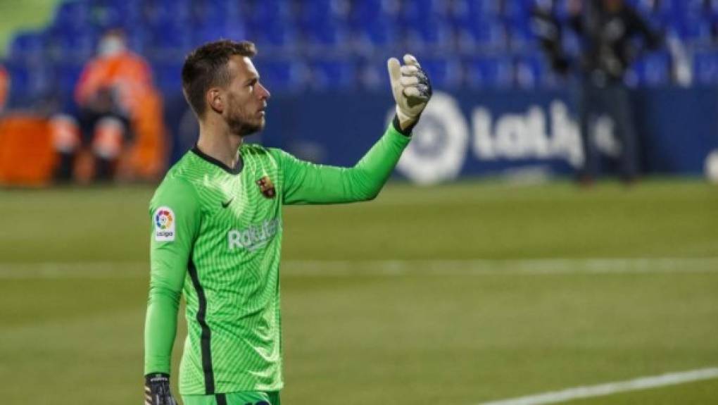 Neto Murara: En el Barcelona pretenden vender al portero suplente de Ter Stegen.