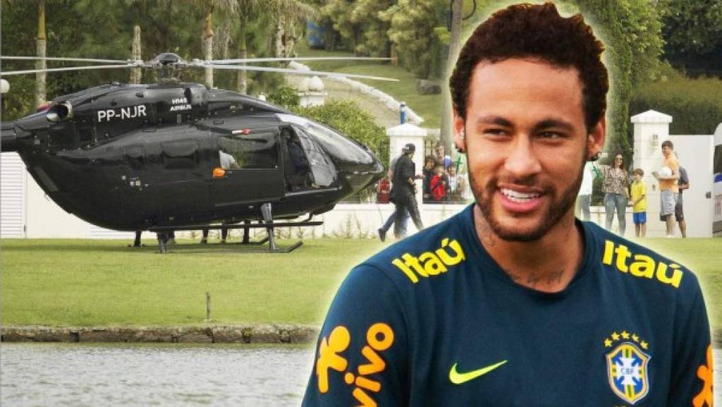 Neymar ha sido el último en hacer una locura con varios millones de por medio. Su último capricho tiene que ver con el transporte y es que el brasileño ha adquirido un helicóptero personalizado. El crack del Paris Saint-Germain se ha comprado un Airbus H-145, uno de los últimos modelos de helicóptero de esta marca, pintado totalmente de negro y personalizado por dentro con motivos de uno de sus superhéroes favoritos, Batman. <br/><br/>'Ney' llegó al entrenamiento de Brasil en su nuevo helicóptero que le ha costado 13 millones de euros.