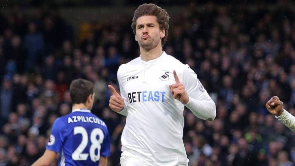 El Chelsea quiere más 'pegada' en la punta de ataque. Y según publica The Independent, a pesar de la llegada de Morata, no pierde de vista a Fernando Llorente, al que el Swansea ha tasado en más de 30 millones de euros.