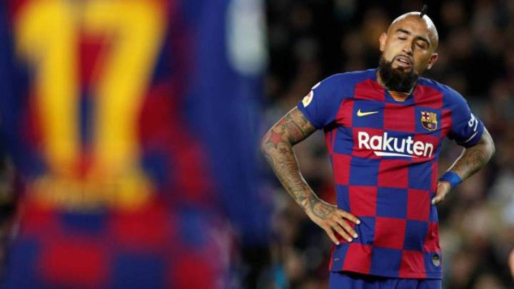 Arturo Vidal: El mediocampista se despidió de sus compañeros del FC Barcelona ya que jugará en el Inter de Milán. El centrocampista no entra en los planes de Koeman.