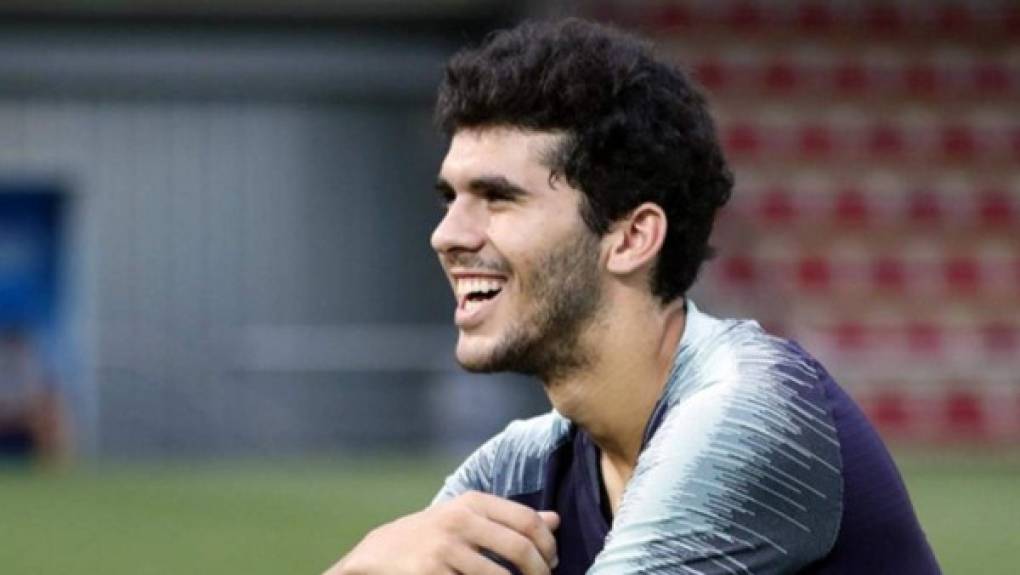 Carles Aleñá: El mediocampista regresa al Barcelona luego de haber jugado cedido a préstamo en el Real Betis en la reciente campaña.