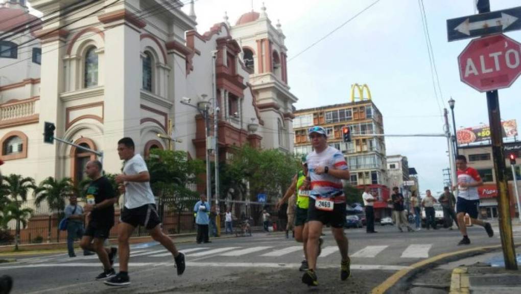 Los competidores se esforzaron mucho para llegar a la meta.