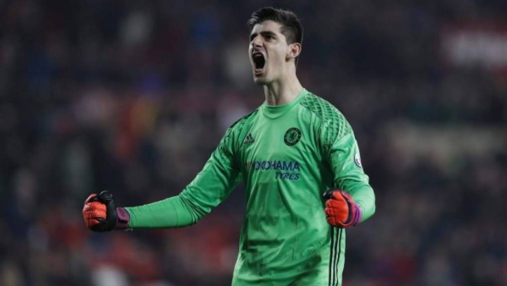 El portero belga Thibaut Courtois tiene contrato hasta 2019, pero el Chelsea ya trabaja, según Sky Sports News HQ, para mejorar las condiciones del portero y evitar una posible salida a otro club. De acuerdo con la información de este medio, el salario de Thibaut Courtois es de unos 120.000 euros a la semana y el aumento rondaría unos 60.000 más.