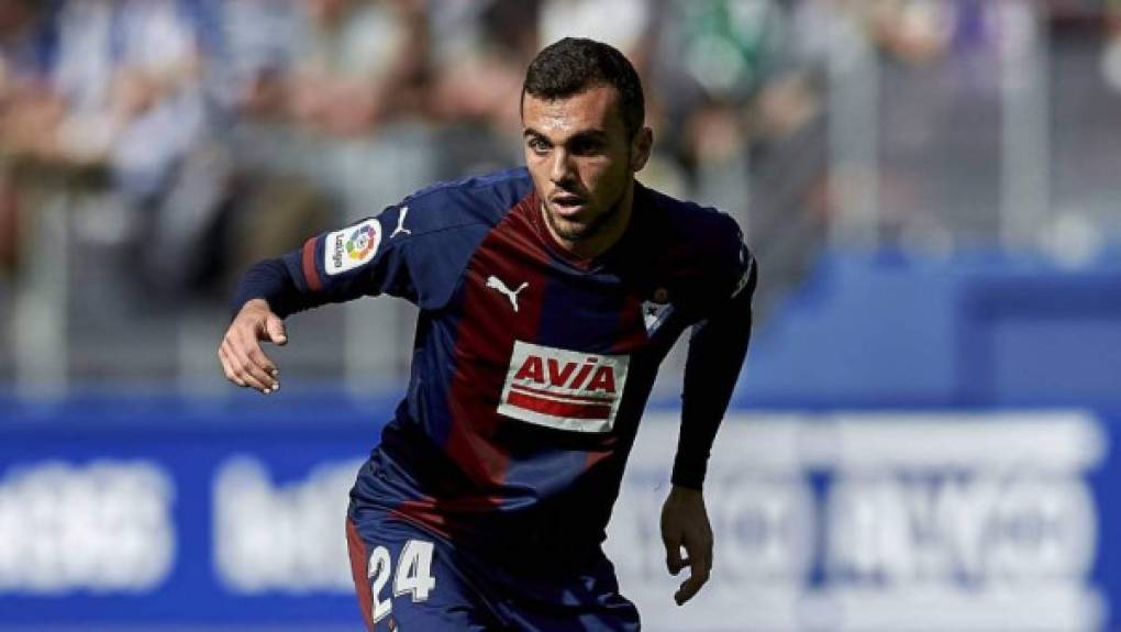 Joan Jordán no seguirá la próxima temporada en el Eibar. El conjunto armero hace tiempo que asumió su marcha -saldría gratis en junio de 2020- y su intención es hacer dinero con el centrocampista catalán. Son muchos equipos los que se han interesado por el futbolista formado en la cantera del Espanyol en los últimos meses, pero a día de hoy, el Sevilla parece haber tomado la delantera en su incorporación.