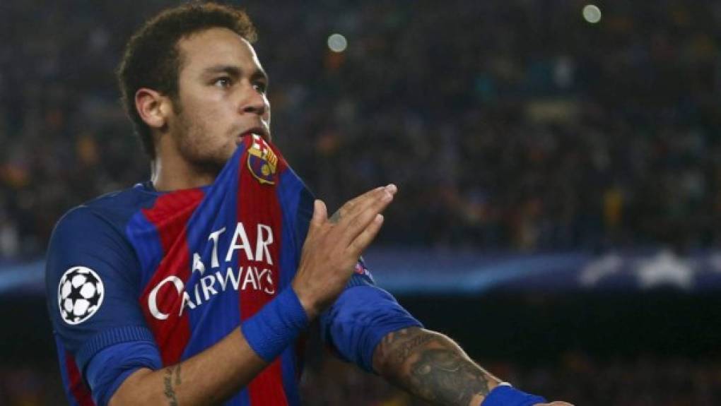 Según medios franceses, el PSG tendrá presupuesto para luchar por Neymar. El club parisino podría asumir la cláusula de rescisión del delantero del Barça en el mercado de verano, la cual es de 200 millones y aumentará a 222 y 250 millones, respectivamente, en las dos próximas temporadas.