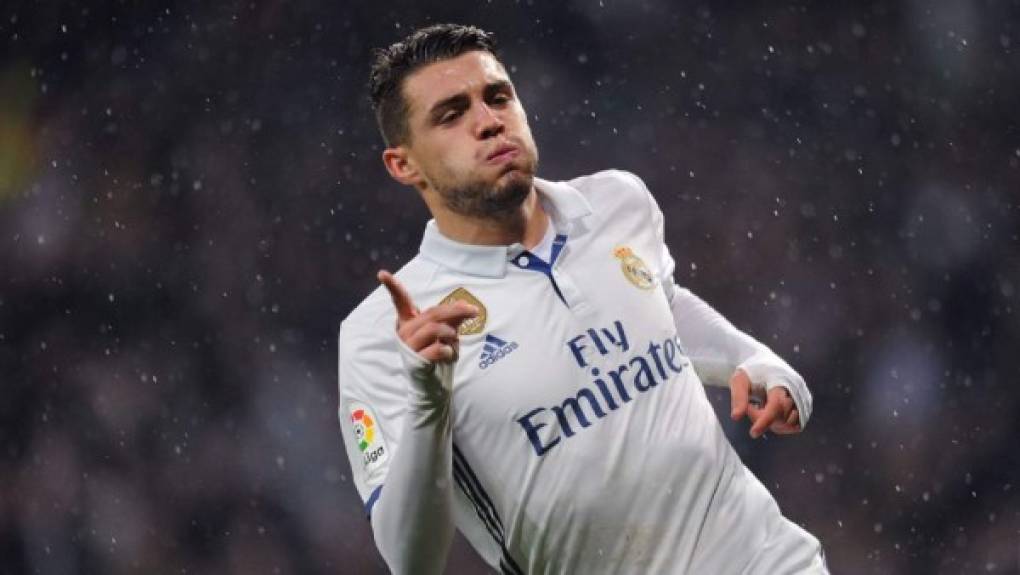 Kovacic: Según desvela el portal británico 'Daily Star', el Real Madrid habría dicho 'no' a una suculenta oferta del Tottenham ' de 22 millones de libras esterlinas (25 millones de euros) por el croata,la considerara demasiado baja