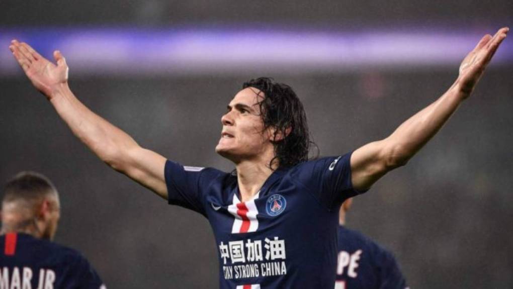 Además de sonar para el Atlético de Madrid, Edinson Cavani también aparece en la lista de fichajes del Manchester United. Según publican diversos medios, el equipo inglés comenzó gestiones para conseguir la contratación del delantero uruguayo. <br/><br/>Según Sky Sports Italia el conjunto dirigido por Ole Gunnar Solskjaer se habría interesado en sus servicios con la intención de reforzar su ataque antes del próximo 5 de octubre.