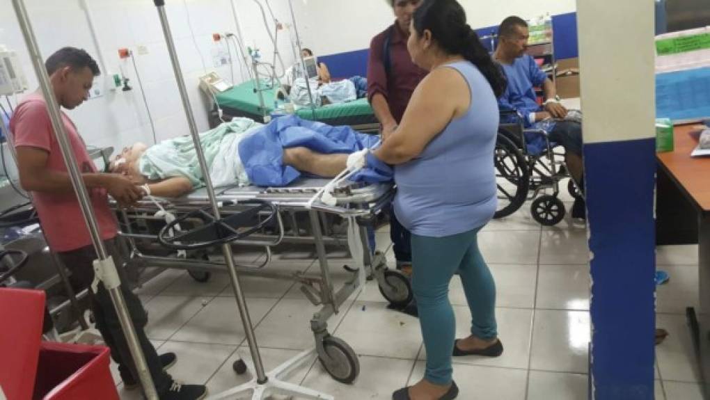 Por el momento, se desconoce el estado de salud de los heridos que ingresaron al centro hospitalario de Santa Bárbara.