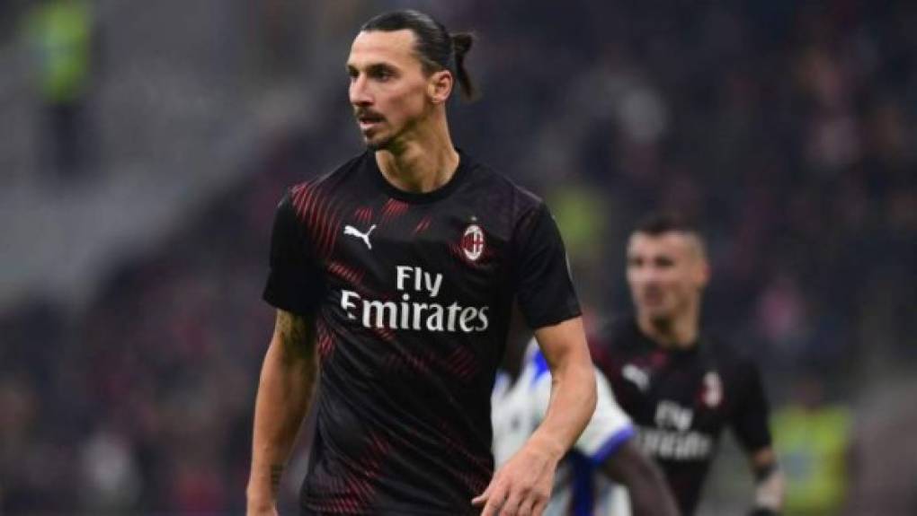 Zlatan Ibrahimović: El delantero sueco tiene 38 años de edad y en estos momentos milita en el AC Milan de Italia. Se habla que este año sería su retiro.