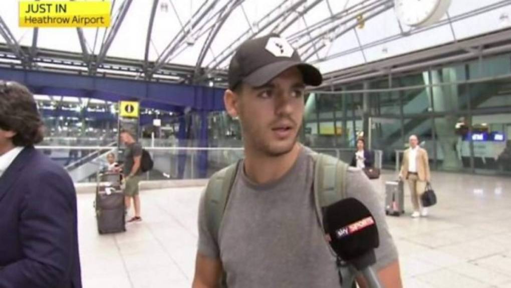 Morata: Sky Sports ha publicado un vídeo de la llegada del delantero al aeropuero de Heathrow en Londres para pasar el reconocimiento médico con el Chelsea.